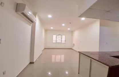 شقة - 2 غرف نوم - 3 حمامات للايجار في منتزه 7 - المنتزه - الدوحة