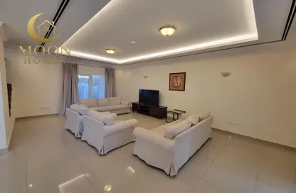Villa - 3 Bedrooms - 4 Bathrooms for rent in Al Dana st - Muraikh - AlMuraikh - Doha