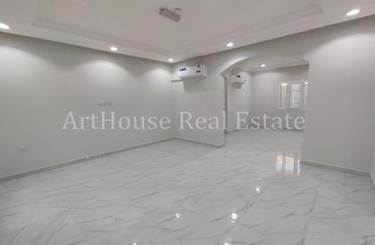 Villa - 4 Bedrooms - 4 Bathrooms for rent in Muraikh - AlMuraikh - Doha