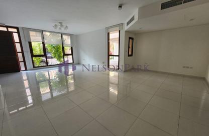 مجمع سكني - 5 غرف نوم - 6 حمامات للايجار في المسيلة - المسيلة - الدوحة
