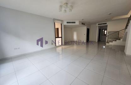 مجمع سكني - 5 غرف نوم - 6 حمامات للايجار في المسيلة - المسيلة - الدوحة