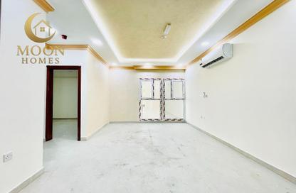 Apartment - 2 Bedrooms - 2 Bathrooms for rent in Umm Ghuwailina 4 - Umm Ghuwailina - Doha