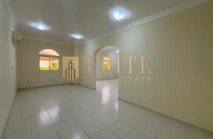 Villa - 5 Bedrooms - 5 Bathrooms for rent in Bu Hamour Street - Abu Hamour - Doha