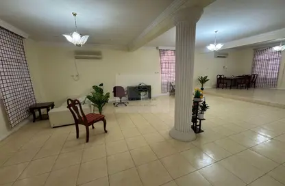 فيلا - 4 غرف نوم - 3 حمامات للايجار في الثمامة - الثمامة - الدوحة