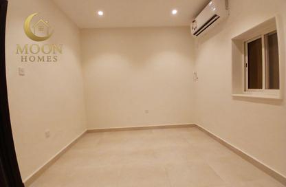 Apartment - 1 Bedroom - 1 Bathroom for rent in Umm Ghwailina Comm - Umm Ghuwalina - Umm Ghuwailina - Doha Apartment - 1 Bedroom - 1 Bathroom for rent in Umm Ghwailina Comm - Umm Ghuwalina - Umm Ghuwailina - Doha