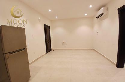 Apartment - 1 Bedroom - 1 Bathroom for rent in Umm Ghwailina Comm - Umm Ghuwalina - Umm Ghuwailina - Doha
