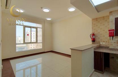 Apartment - 2 - 2 for rent in Al Mansoura - Al Mansoura - Doha