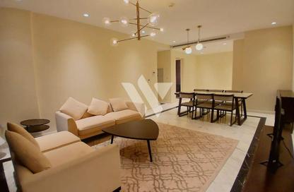 Apartment - 3 Bedrooms - 4 Bathrooms for rent in Floresta Gardens - Floresta Gardens - The Pearl Island - Doha