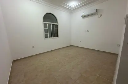 Apartment - 1 Bathroom for rent in Izghawa - Izghawa - Doha