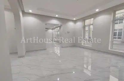 Villa - 4 Bedrooms - 4 Bathrooms for rent in Muraikh - AlMuraikh - Doha