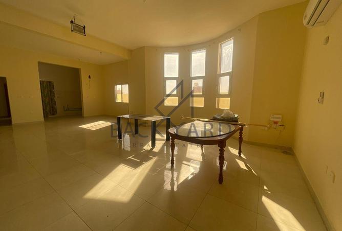 1004755 - Property Image 2