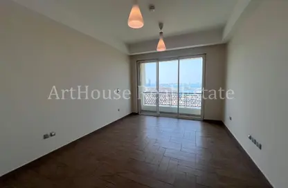 Apartment - 2 Bedrooms - 3 Bathrooms for rent in Viva West - Viva Bahriyah - The Pearl Island - Doha