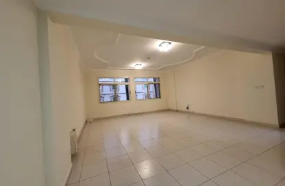 شقة - 3 غرف نوم - 3 حمامات للايجار في شارع الزبير بكار - السد - الدوحة