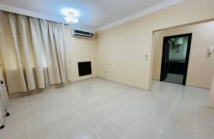 شقة - 2 غرف نوم - 2 حمامات للايجار في شارع انس - فريج بن محمود الشمالي - فريج بن محمود - الدوحة