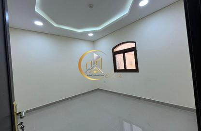 Apartment - 2 Bedrooms - 2 Bathrooms for rent in Al Khazin Street - Madinat Khalifa South - Madinat Khalifa - Doha