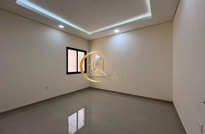 Apartment - 2 Bedrooms - 2 Bathrooms for rent in Al Khazin Street - Madinat Khalifa South - Madinat Khalifa - Doha