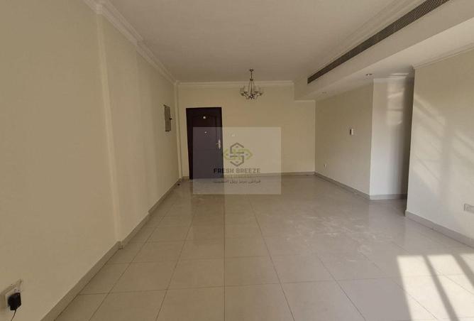 53813718 - Property Image 3