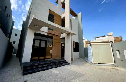 Apartment - 5 Bedrooms - 6 Bathrooms for sale in Sumaysimah - Sumaysimah - Al Khor