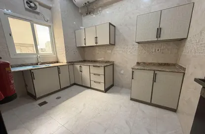 Apartment - 2 Bedrooms - 2 Bathrooms for rent in Bin Omran 35 - Fereej Bin Omran - Doha