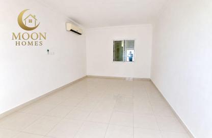 Apartment - 2 Bedrooms - 1 Bathroom for rent in Umm Ghwailina Comm - Umm Ghuwalina - Umm Ghuwailina - Doha Apartment - 2 Bedrooms - 1 Bathroom for rent in Umm Ghwailina Comm - Umm Ghuwalina - Umm Ghuwailina - Doha