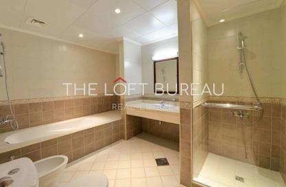 Apartment - 2 Bedrooms - 3 Bathrooms for rent in West Porto Drive - Porto Arabia - The Pearl Island - Doha
