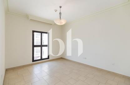 Apartment - 2 Bedrooms - 3 Bathrooms for rent in Nobili - Qanat Quartier - The Pearl Island - Doha