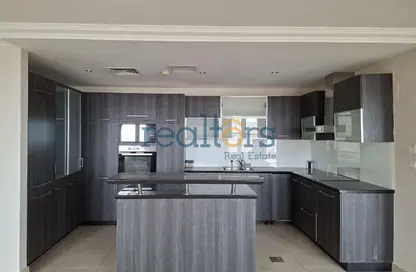 Apartment - 2 Bedrooms - 3 Bathrooms for sale in Tower 19 - Porto Arabia - The Pearl Island - Doha