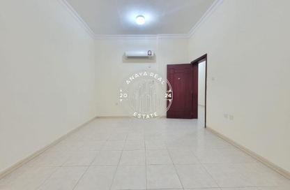 Apartment - 2 Bedrooms - 2 Bathrooms for rent in Al Mansoura - Al Mansoura - Doha