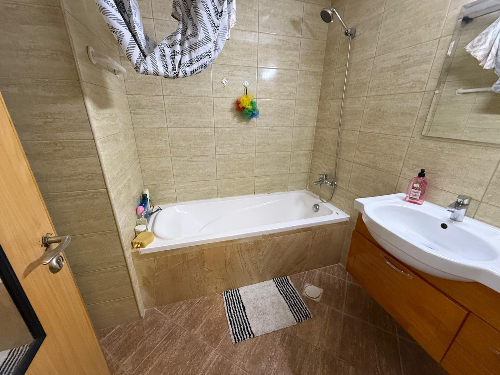 ELEGANT STUDIO FULLY FURNISHED WITH BALCONY thumbnail 4