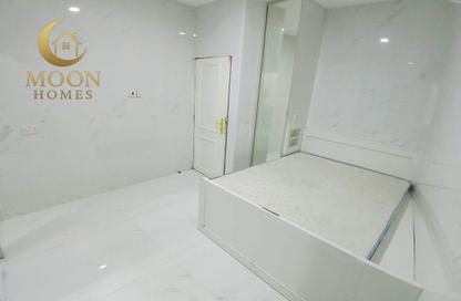 Apartment - Studio - 1 for rent in Umm Ghwailina Comm - Umm Ghuwalina - Umm Ghuwailina - Doha
