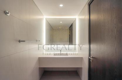 Apartment - 2 Bedrooms - 3 Bathrooms for sale in Seef Lusail Tower 1 - Seef Lusail - Lusail City - Lusail