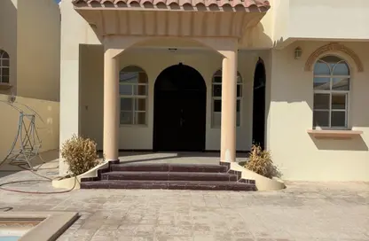 Villa - 5 Bedrooms - 7 Bathrooms for rent in Al Markhiya Street - Al Markhiya - Doha
