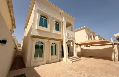 Villa - 4 Bedrooms - 5 Bathrooms for rent in Al Thumama - Al Thumama - Doha