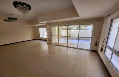 فيلا - 4 غرف نوم - 5 حمامات للايجار في شارع الوعب - الوعب - الدوحة