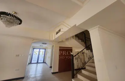 فيلا - 4 غرف نوم - 5 حمامات للايجار في شارع الوعب - الوعب - الدوحة