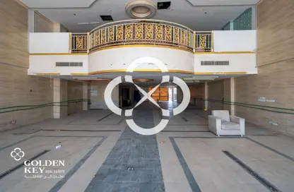 Show Room - Studio - 1 Bathroom for rent in The Commercial Avenue - Umm Al Seneem - Doha