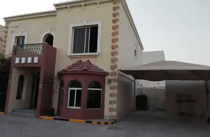 فيلا - 4 غرف نوم - 4 حمامات للايجار في الثمامة - الثمامة - الدوحة