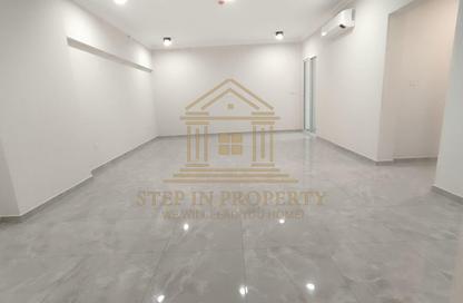 Apartment - 3 Bedrooms - 3 Bathrooms for rent in Musheireb Tower - Musheireb - Musheireb - Doha