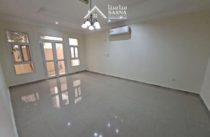 Compound - 4 Bedrooms - 4 Bathrooms for rent in Muraikh - AlMuraikh - Doha