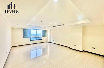 Apartment - 1 Bedroom - 2 Bathrooms for rent in West Porto Drive - Porto Arabia - The Pearl Island - Doha