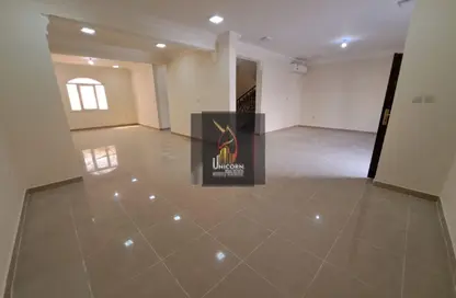 مجمع سكني - 5 غرف نوم - 5 حمامات للايجار في فلل عين خالد - عين خالد - الدوحة