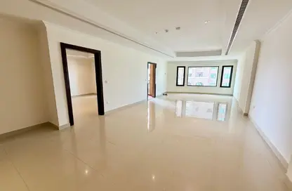 Apartment - 1 Bedroom - 2 Bathrooms for rent in East Porto Drive - Porto Arabia - The Pearl Island - Doha