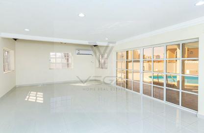 Apartment - 4 - 4 for rent in Salata Villas - Salata - Doha