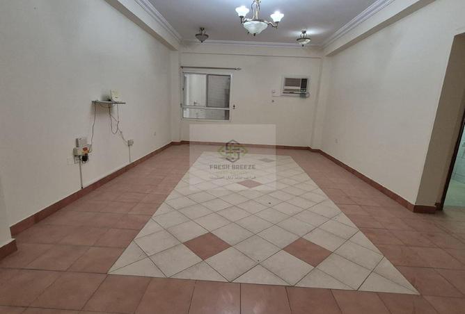 1003823 - Property Image 2