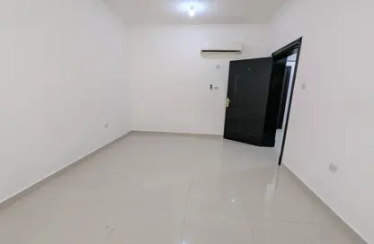 Apartment - 1 Bedroom - 1 Bathroom for rent in Umm Ghuwailina 4 - Umm Ghuwailina - Doha