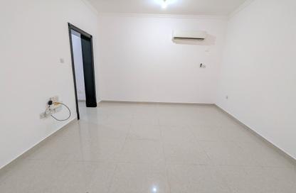 Apartment - 1 Bedroom - 1 Bathroom for rent in Umm Ghuwailina 4 - Umm Ghuwailina - Doha