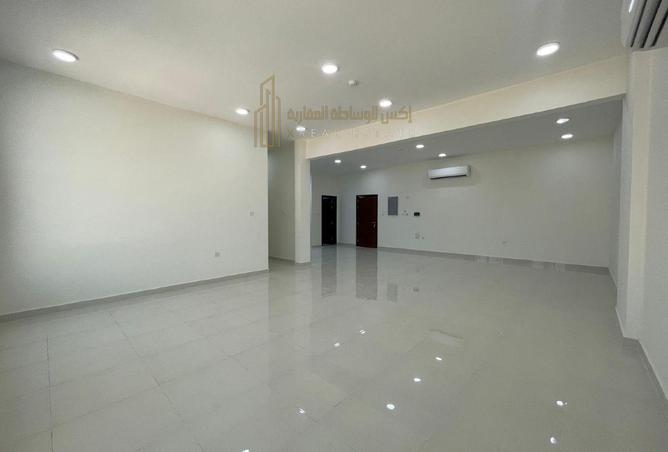 982451 - Property Image 3