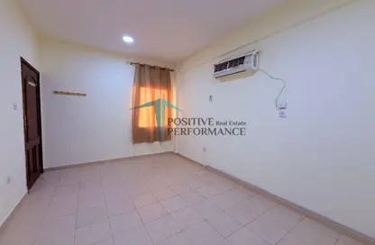 Apartment - 2 Bedrooms - 2 Bathrooms for rent in Al Nasr Street - Al Nasr - Doha