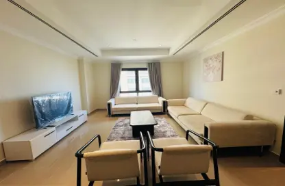 Apartment - 1 Bedroom - 2 Bathrooms for rent in East Porto Drive - Porto Arabia - The Pearl Island - Doha