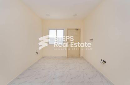 Warehouse - Studio - 1 Bathroom for rent in East Industrial Street - Birkat Al Awamer - Al Wakra